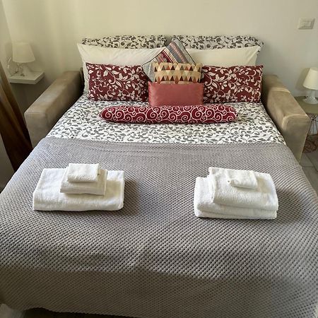 Joy House -Central City Near Metro Arco Della Pace Brera-Entire Apartment Perfect For Work & Play, Nightlife With Ac & Fast Wifi Welcome To The Cool Joy House! Milan Exterior photo